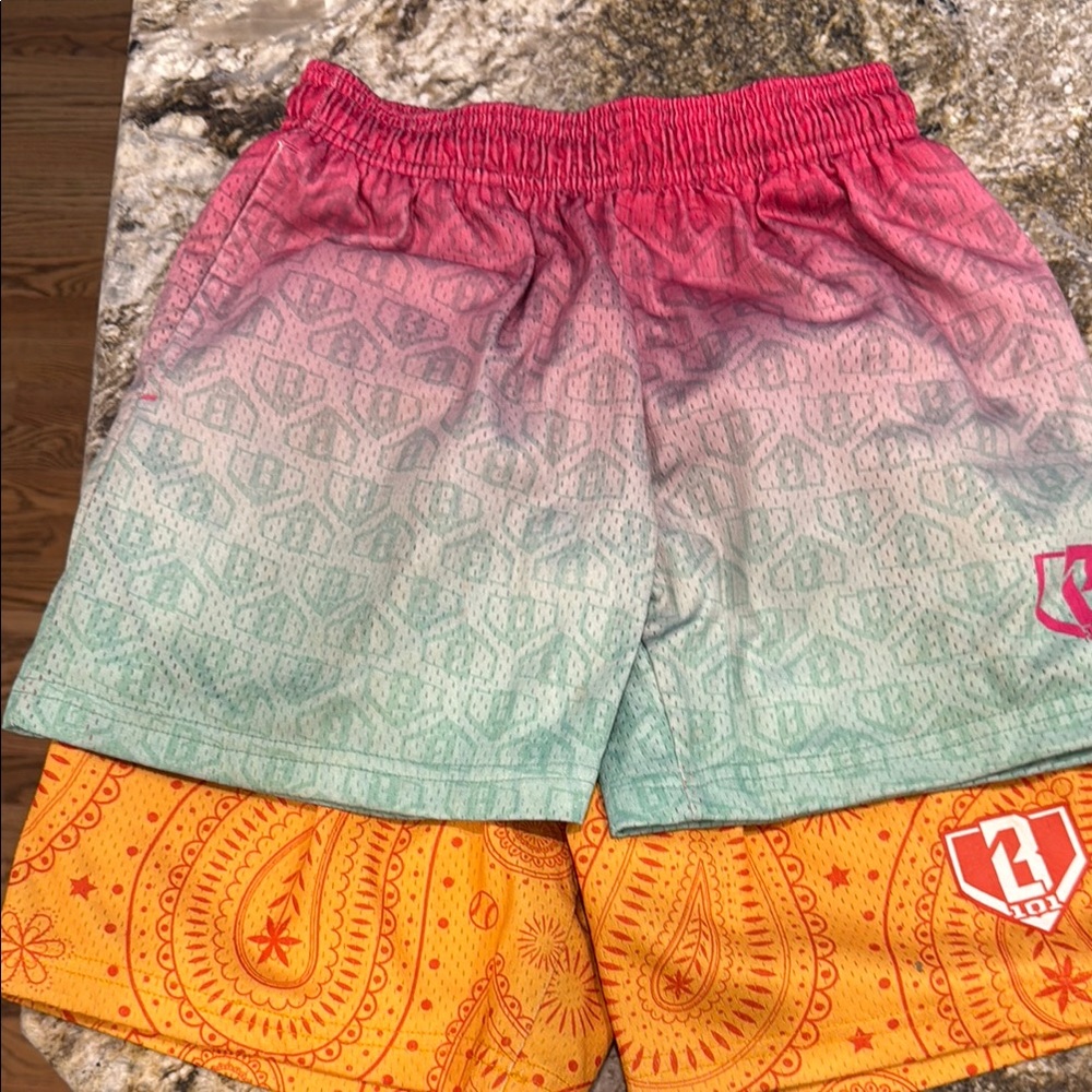 Youth Medium Baseball Lifestyle 101 shorts for Boys